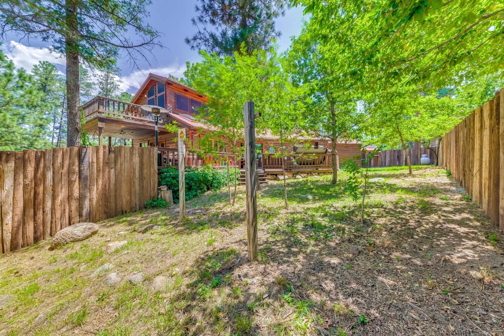 Unique Bear Country Cabin In Ruidoso With Hot Tub! Kültér fotó